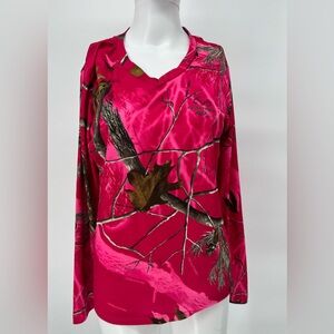 Real Tree Women's Pink Camo Shirt Size Large Barbiecore Hunting Outdoor Classic